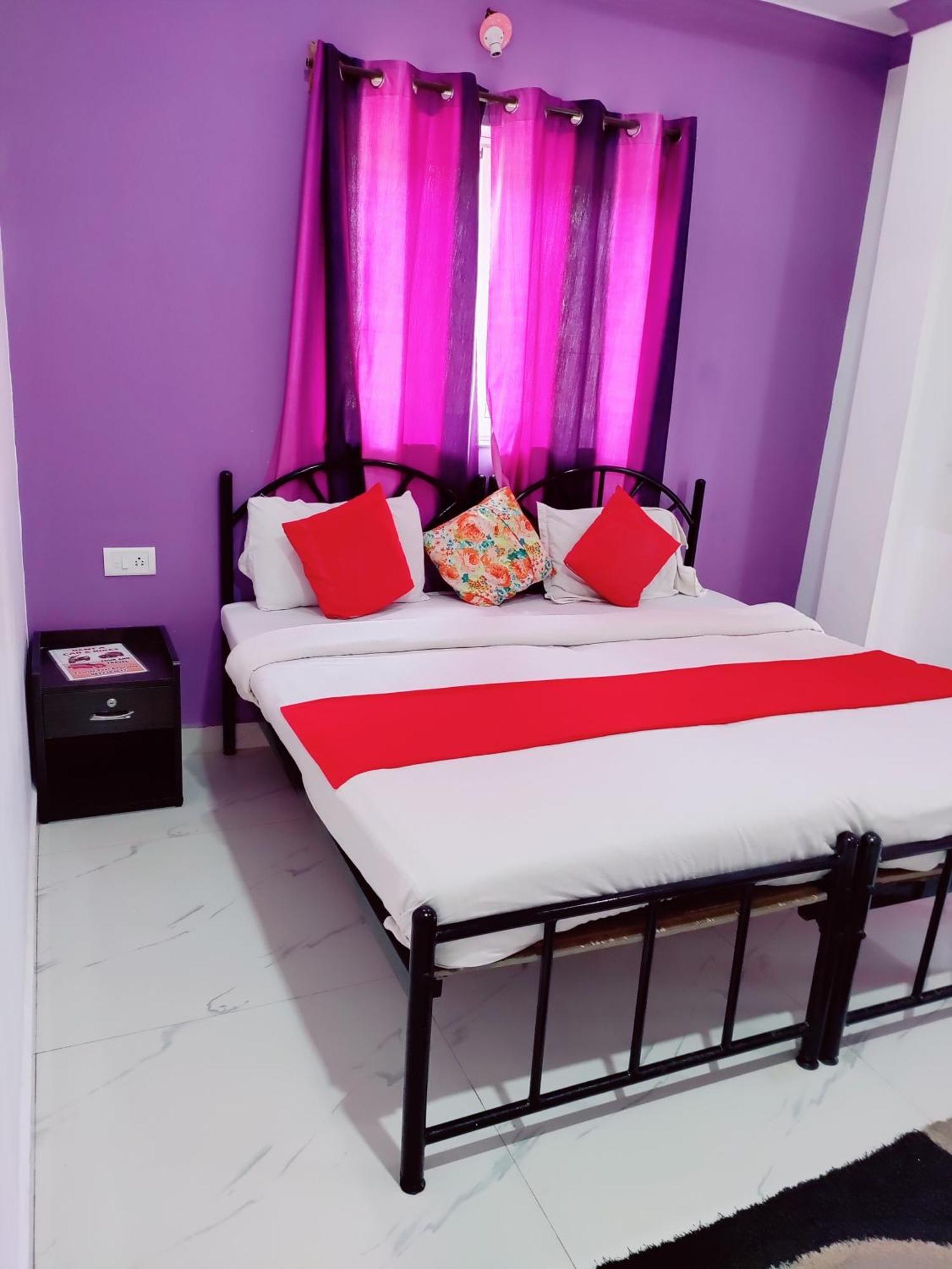 Hotel Queen Queen Sea Калангуте Екстериор снимка